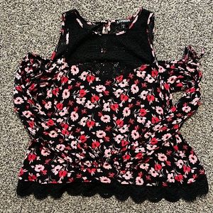 Shoulder cut out long sleeve top